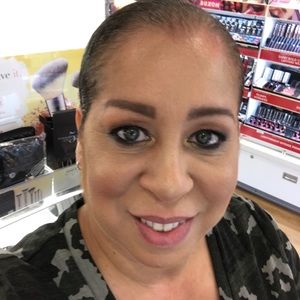 Meet your Posher, Leah